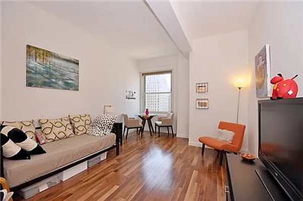 Rented by R New York | media 19