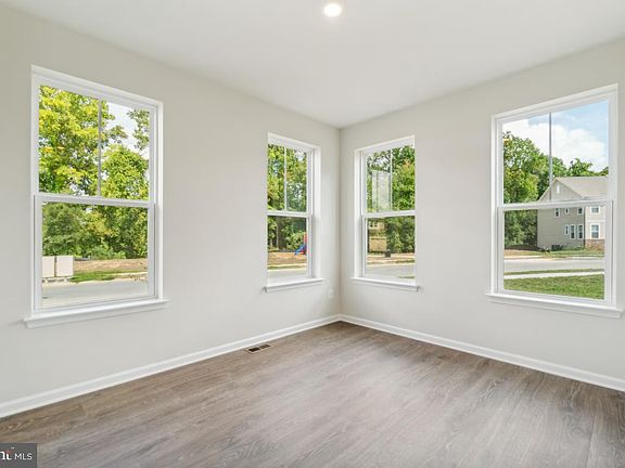 5th image of 9883 Selkie Ln
