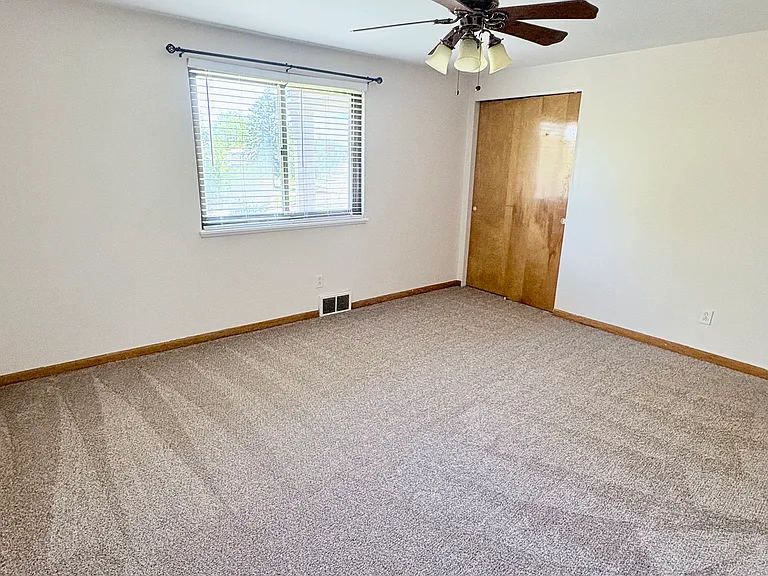 231 Greenmeadow Dr — Photo 13