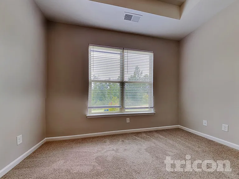 30 Fernwood Ct — Photo 8