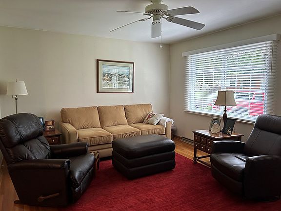 2nd image of 16 Coventry Dr