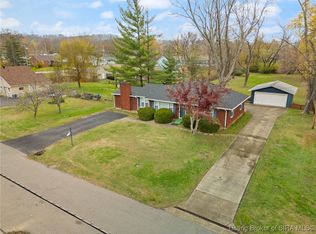109 N Bohannon Ln, New Albany, IN 47150