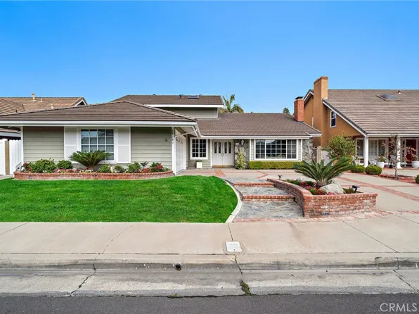 10101 Theseus Dr, Huntington Beach, CA 92646