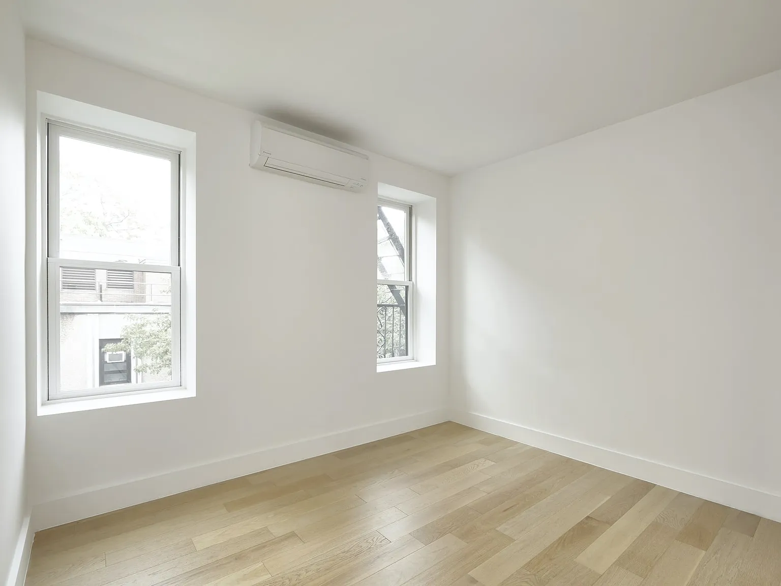 236 West 10th Street — Photo 3