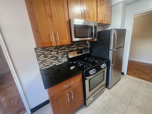 3rd image of 58-40 193rd St #G2