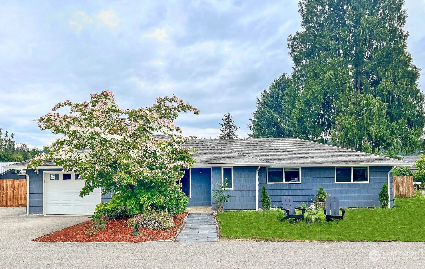 4751 Stephens Avenue photo 1