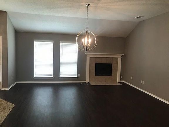3rd image of 1004 Fern Dr