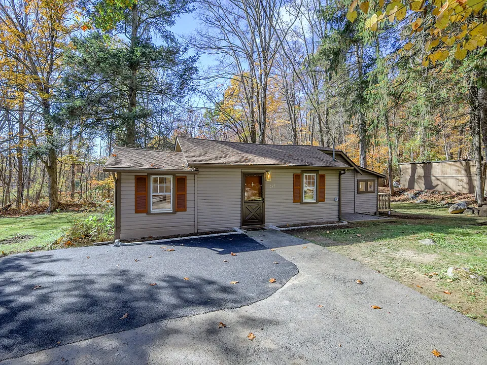 147 Canopus Hollow Rd #A