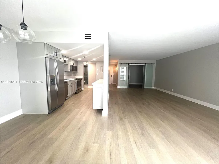 2401 Collins Ave #803 — Photo 10