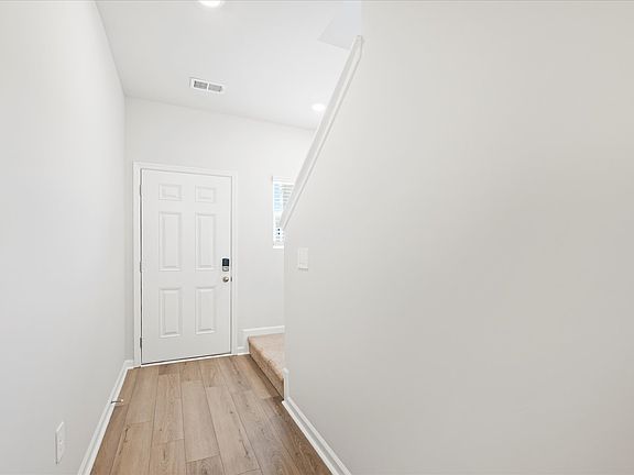 Welcome to the Lennon floorplan at Pleasant Brook.