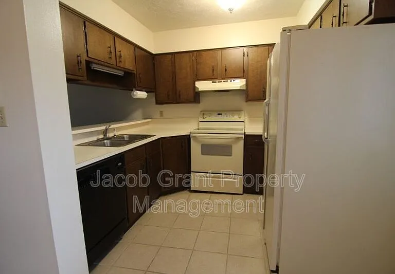 776 Whittier St #776 — Photo 2