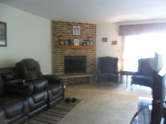 4th image of 15714 Deerfield Ct