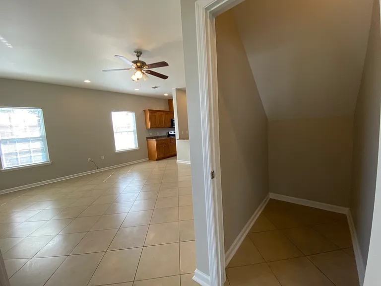 803 W Georgia St #1 — Photo 14