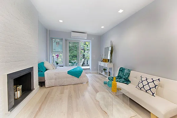 Rented by Town Residential | media 2