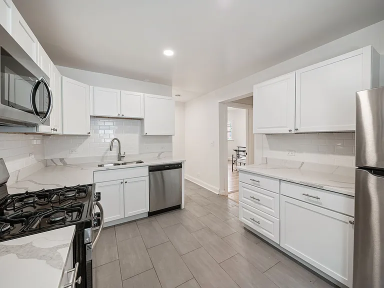 1118 Garnett Pl #1 — Photo 5