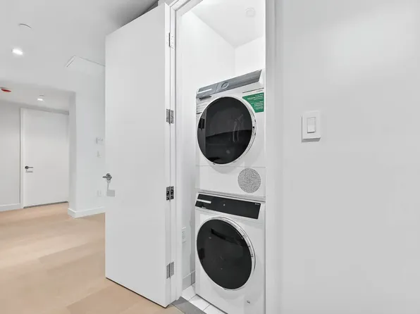 250 East 25th Street image 23 of 27