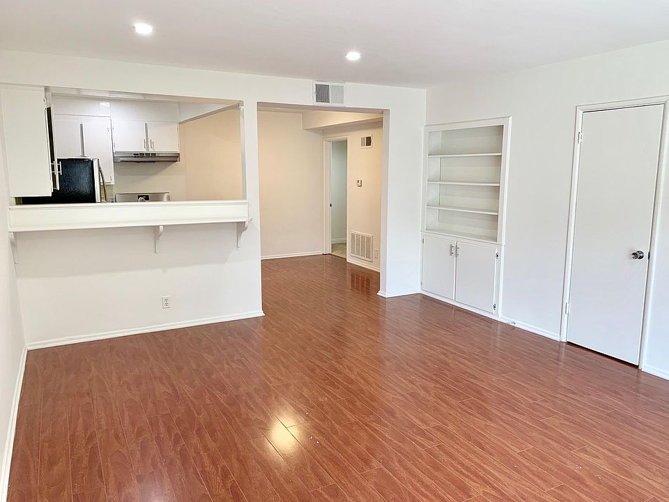 1st image of 11717 Montana Ave #107