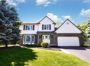 33 Ruby Ln, East Amherst, NY 14051