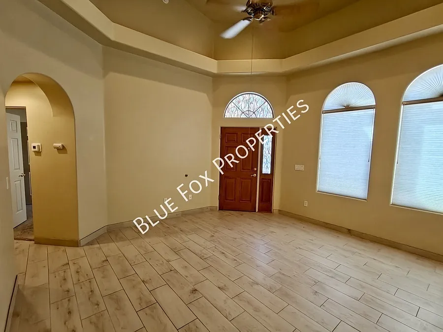 2353 W Via Di Silvio — Photo 4