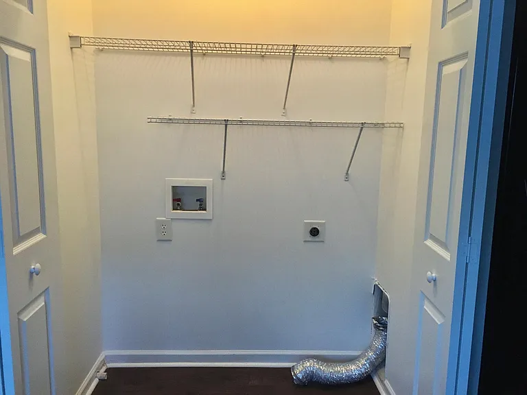 Laundry room (off kitchen)