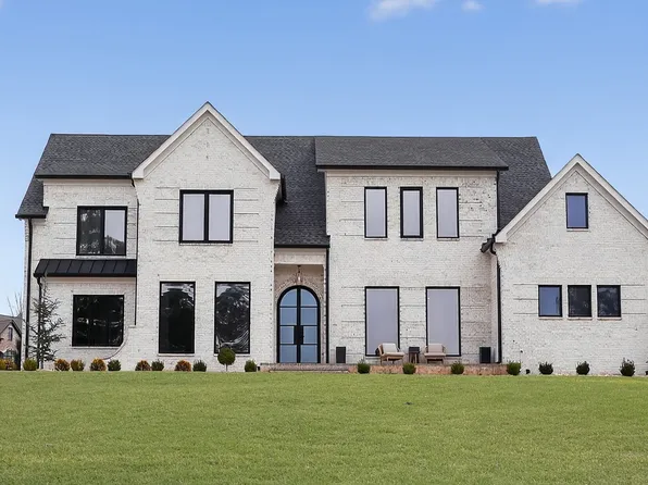 2445 Sunflower Dr, Hoschton, GA 30548