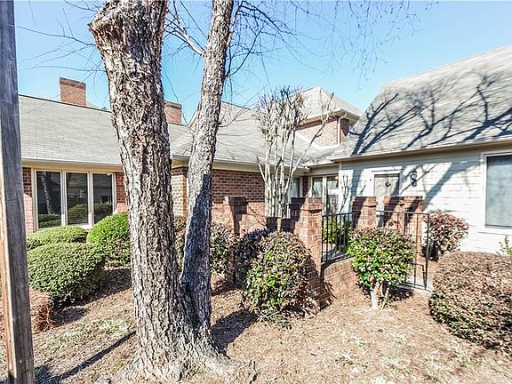 3rd image of 548 Sherwood Hills Dr