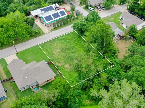 405 S Hutchins St, Bryan, TX 77803