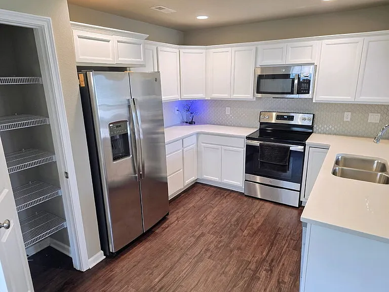 2316 Hazeltine Pl — Photo 4