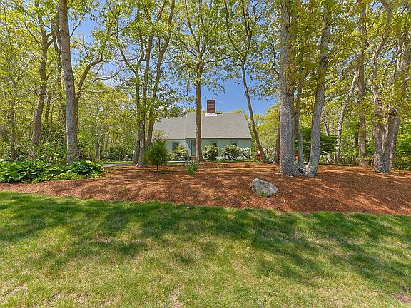3rd image of 12 Madison Drive