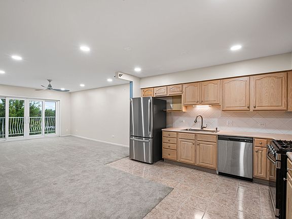 4th image of 7081 W Touhy Ave APT 607