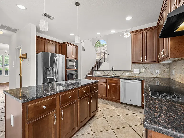 11905 Lake Stone Dr — Photo 14
