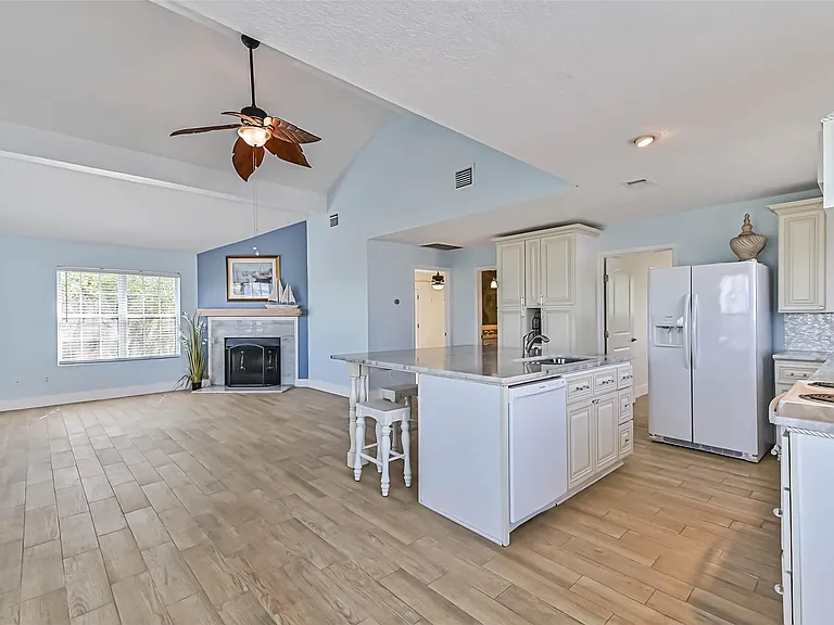 1578 Railroad Ave — Photo 14