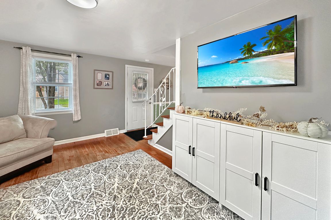 next background image