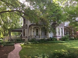 211 Monroe St, Genoa, IL 60135