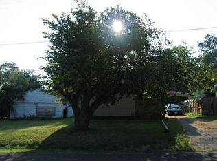 2050 N Hoffman Ave, Springfield, MO 65803