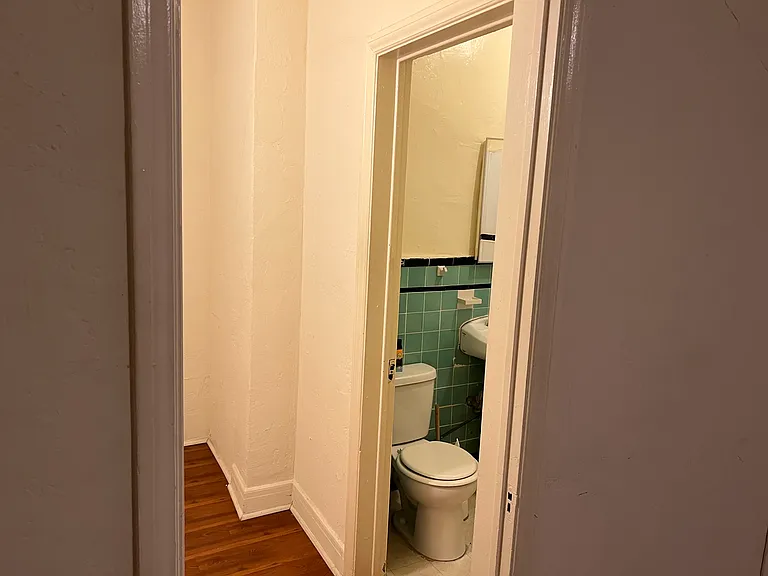 526 1/2 S Oxford Ave #405 — Photo 6