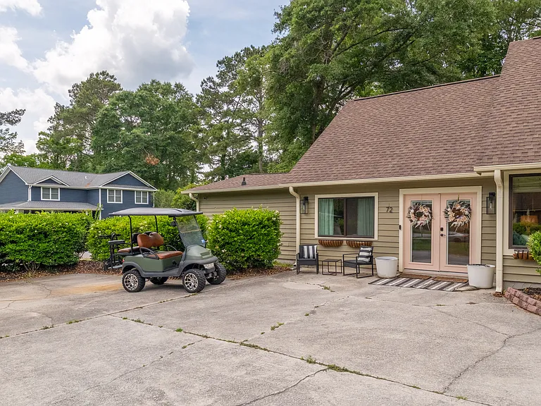 72 Shadowmoss Pkwy — Photo 2