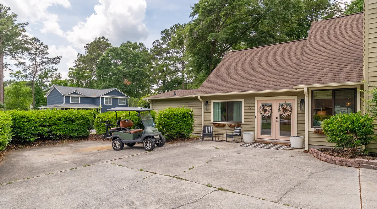Building Photo - 72 Shadowmoss Pkwy