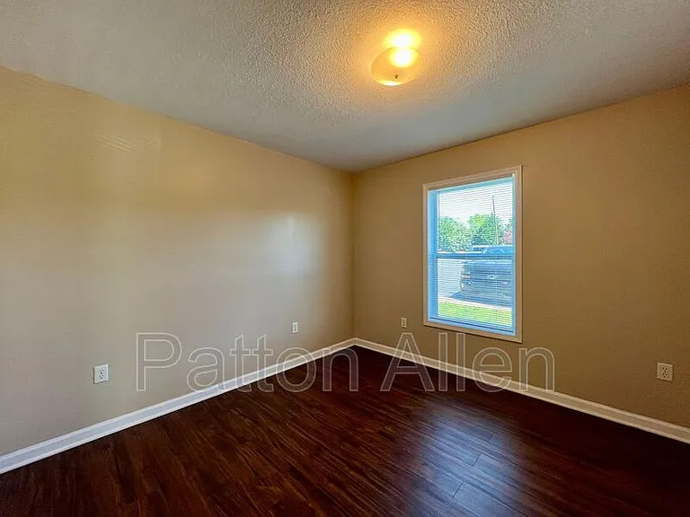 8 Zell Ln #A — Photo 18