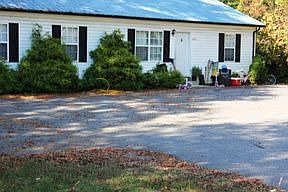 2nd image of 2000 N Thomas Ave