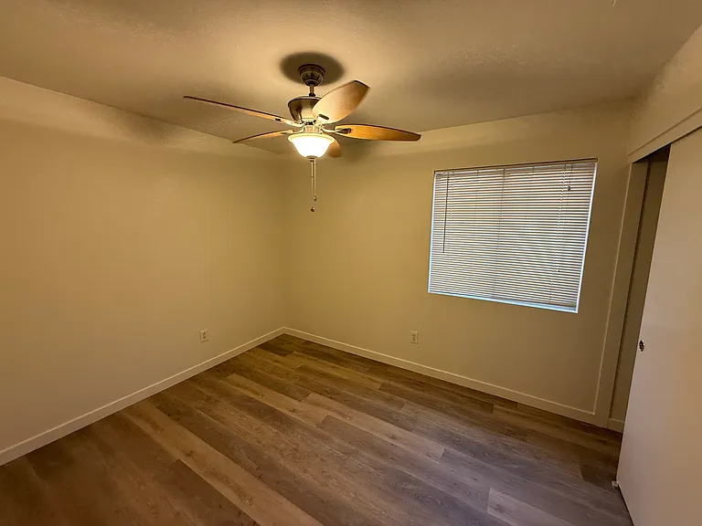 12419 N 41st Ave — Photo 3