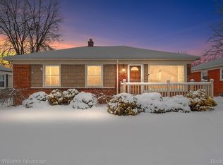 29686 Tamarack Dr, Flat Rock, MI