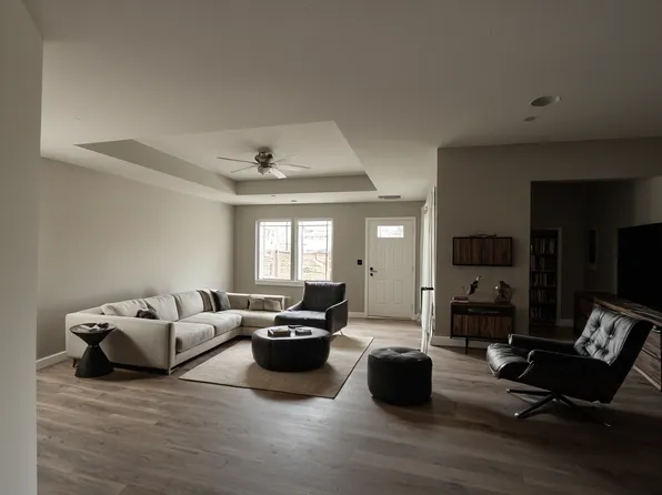 1098 Pebblecreek Dr, Warrensburg, MO 64093