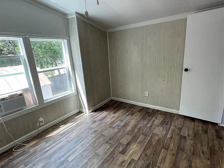 433 Capricorn Dr — Photo 29