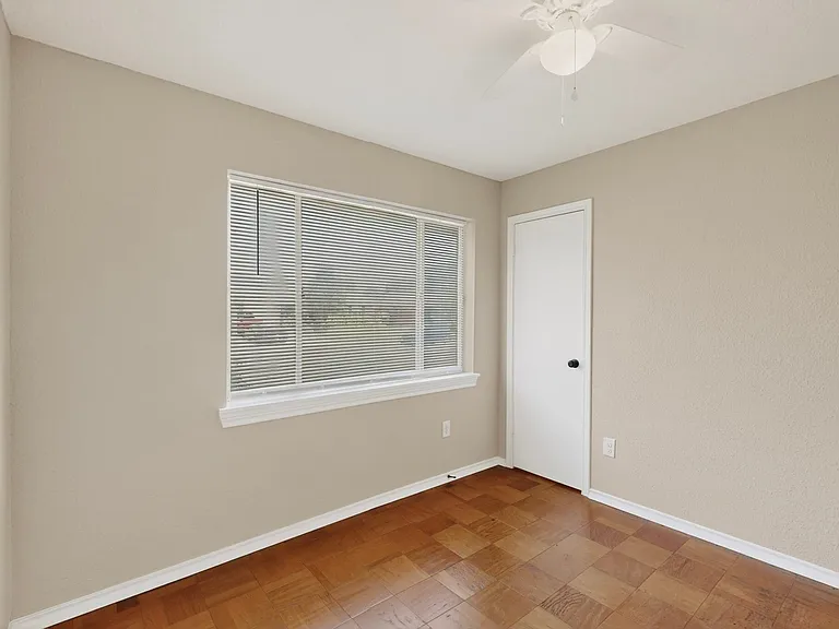 2506 Hillsboro Ave — Photo 23