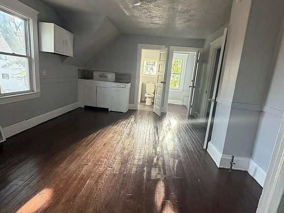 5th image of 3350 W 52nd St Unit 2