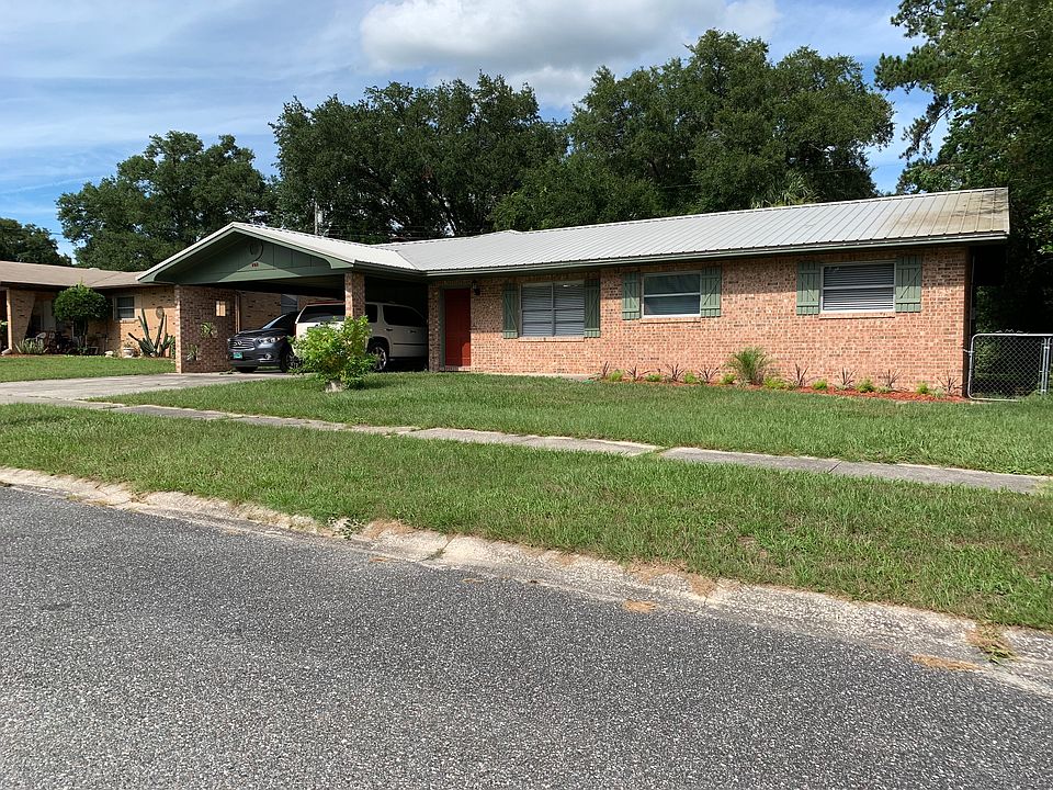 1st image of 205 Dogwood Ln