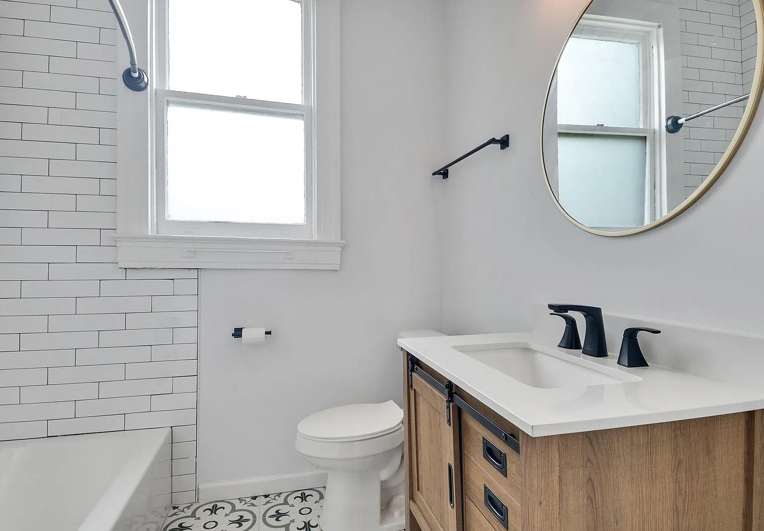 3413 Carondelet St — Photo 2