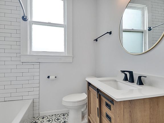 2nd image of 3413 Carondelet St APT H