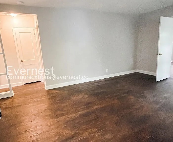 2714 Stratford Dr — Photo 13